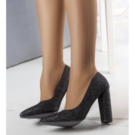 BM Pompe cu toc brocart negru de la Belle 1