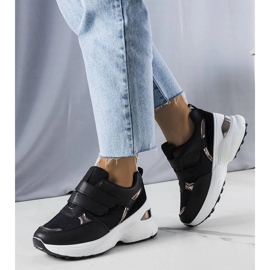 Adidași negri pe o talpă Elsie masivă negru 1 Adidași negri pe o talpă Elsie masivă negru 1