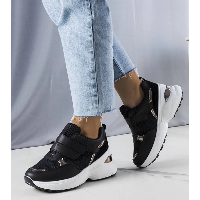 Adidași negri pe o talpă Elsie masivă negru 1 Adidași negri pe o talpă Elsie masivă negru 1