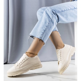 Adidași cu platformă bej de la Nichole 1