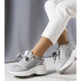 Adidași gri de la Stacey 1