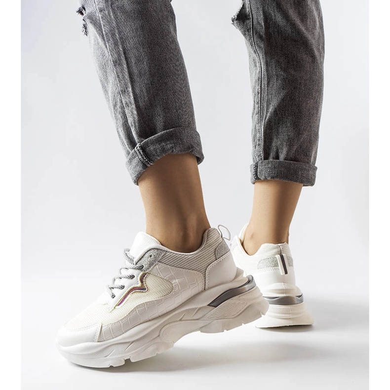 Adidași albi decorați cu sclipici de la Beatrice 1