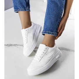 BM Adidași albi pe talpă groasă de la Kim 1