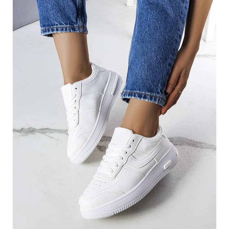 BM Adidași albi pe talpă groasă de la Kim 1