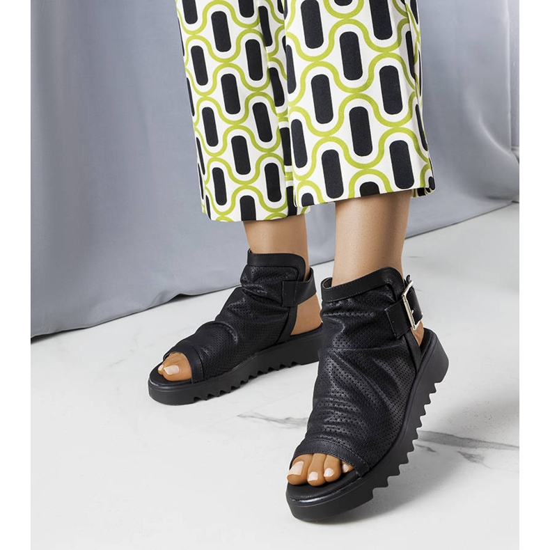 PA1 Sandale negre ajurate de la Beulah negru 1