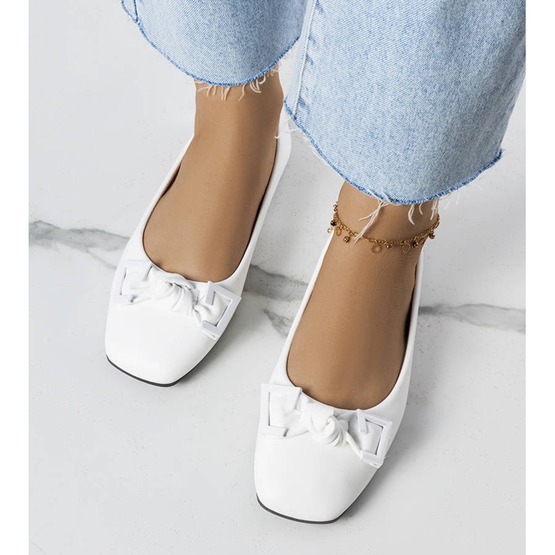 Balerini albi cu fundita de la Tabitha 1