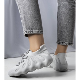 Tenisi gri aeriși de la Muriel 1