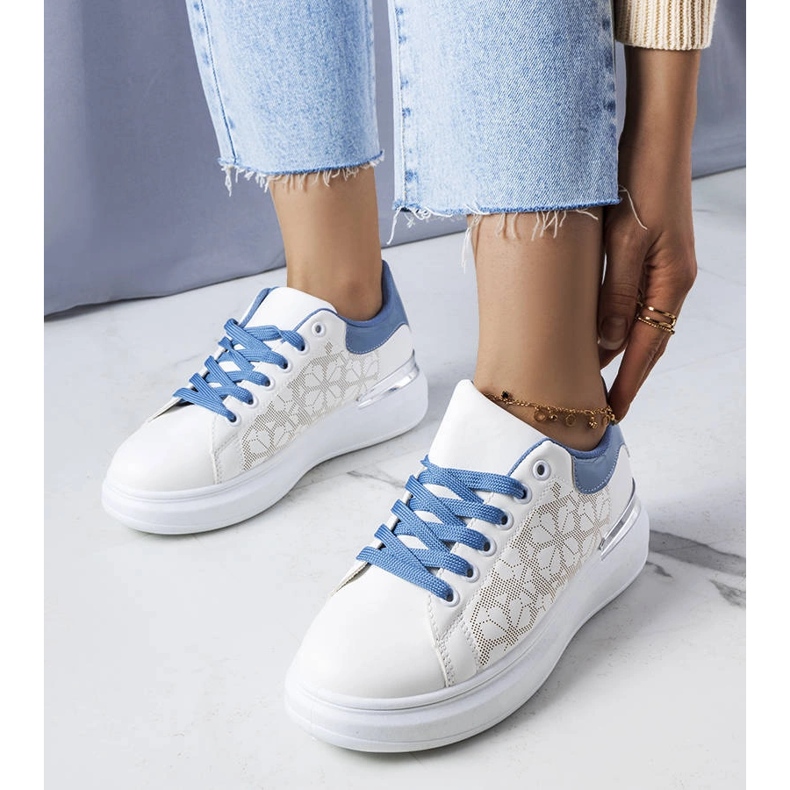 Pantofi albi si albastri decorati cu perforatii de la Erin 1