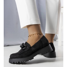 Domni negri împodobiți cu un lanț Arpin negru 1 Domni negri împodobiți cu un lanț Arpin negru 1