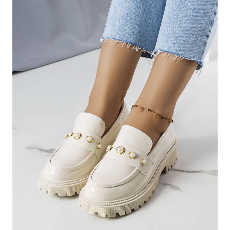 Pantofi lacuiti bej cu perle Serlait 1