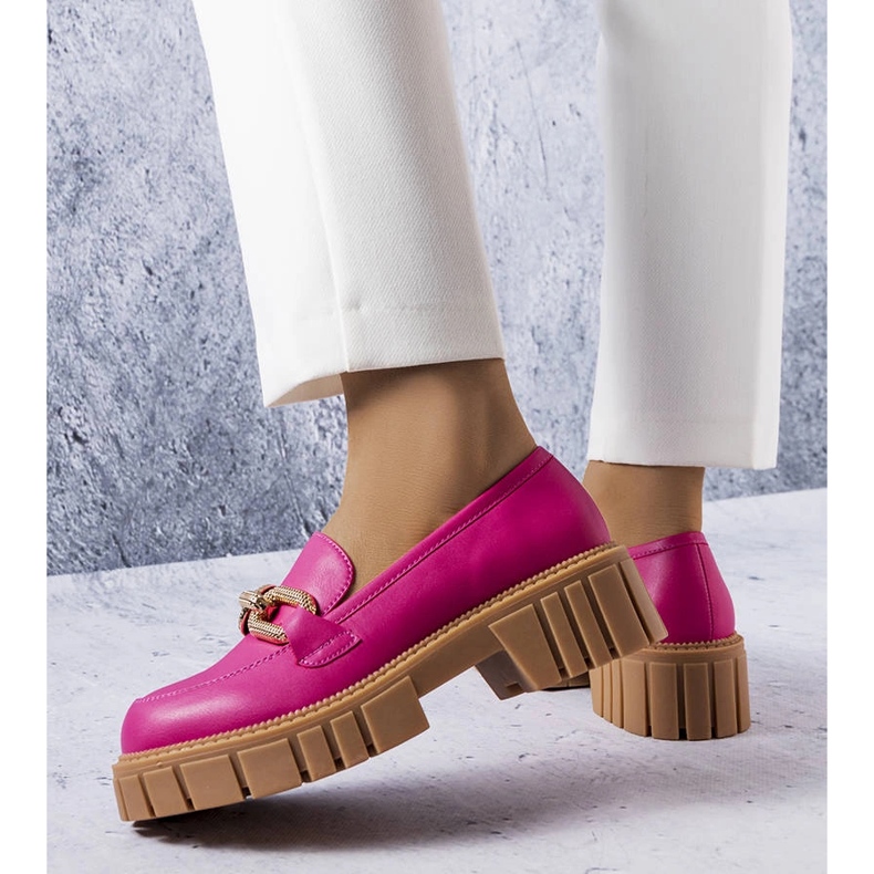 Brogue roz cu ornament auriu de la Adriney 1