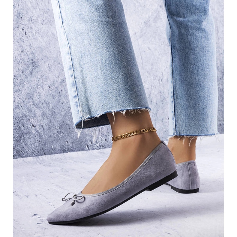 Balerini gri cu vârf ascuțit de la Latour 1