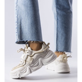 Tenisi spectaculoși bej de la Desforges 1 Tenisi spectaculoși bej de la Desforges 1