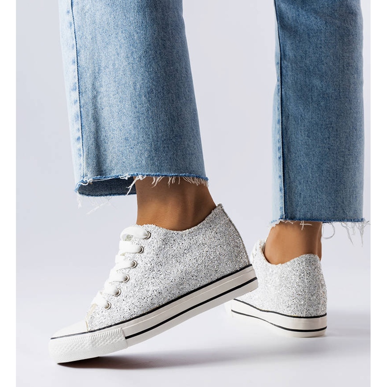 Tenisi argintii cu pană joasă de la Garceau 1