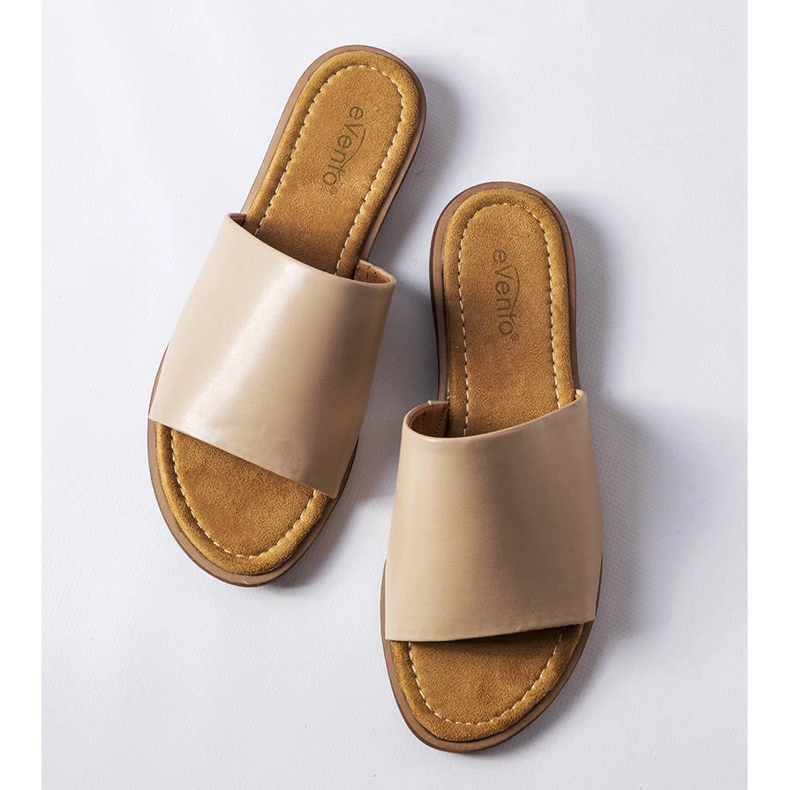 Papuci bej eleganti de la Mainville 1