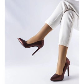 Tocuri roșii cu sclipici de la Sébastopol roșu 1