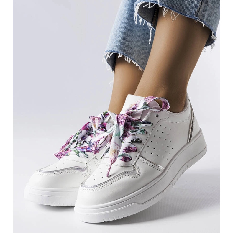 Adidași albi legați cu panglică Pryor 1 Adidași albi legați cu panglică Pryor 1