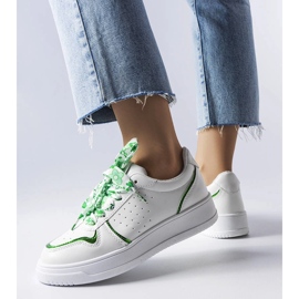 Adidași albi legați cu panglică Pryor 1