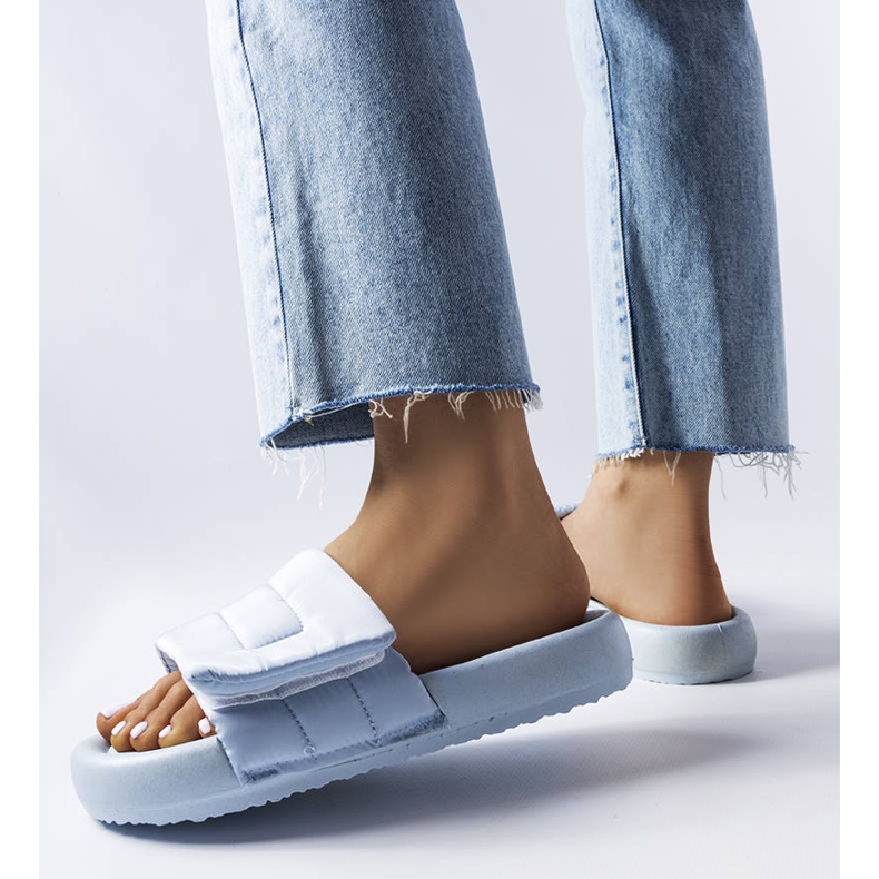 BM Papuci Aleron albastru Velcro 1