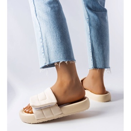 BM Papuci bej cu velcro de la Aleron 1