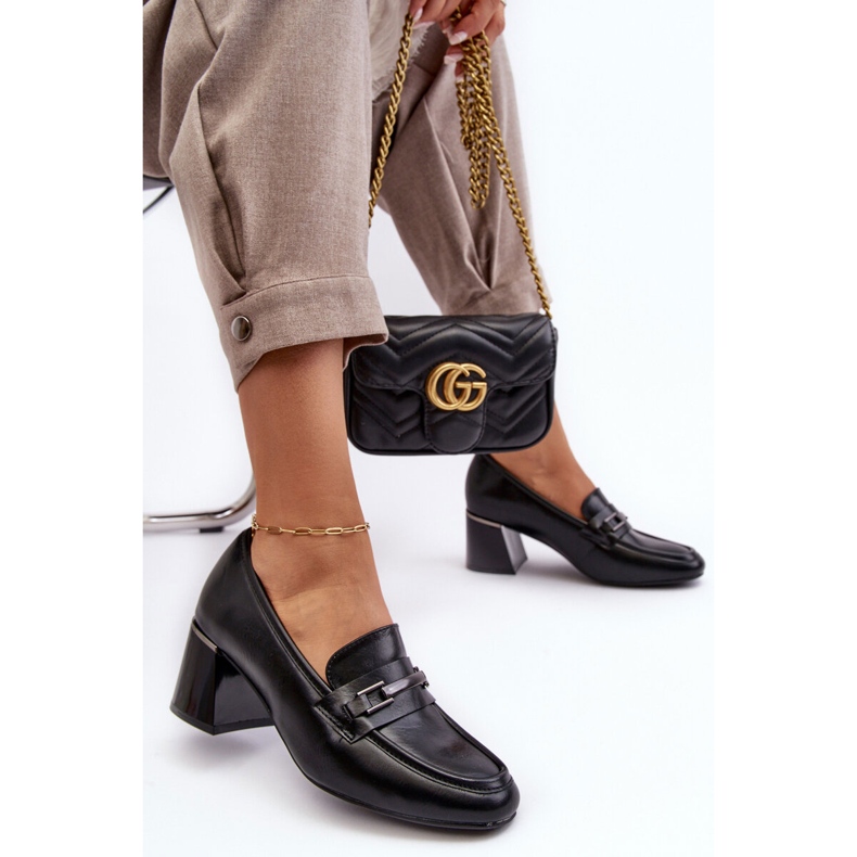 Vinceza Pompe din piele pe un toc înalt Idona neagră negru 1 Vinceza Pompe din piele pe un toc înalt Idona neagră negru 1