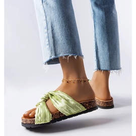 Papuci verzi decorati cu stofa Fresne verde 1