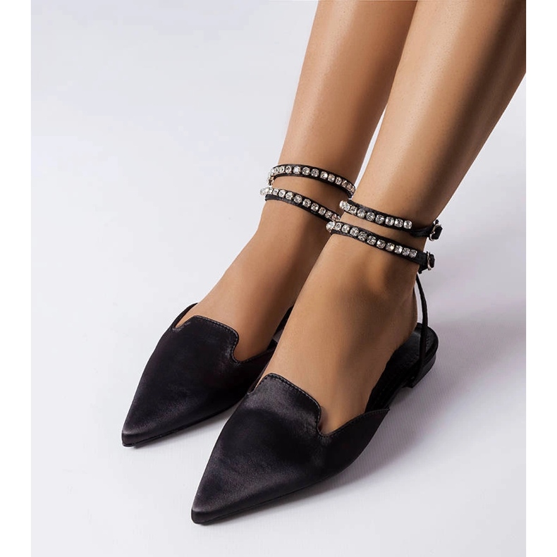 Sandale negre cu finisaj satinat de la Hewes negru 2