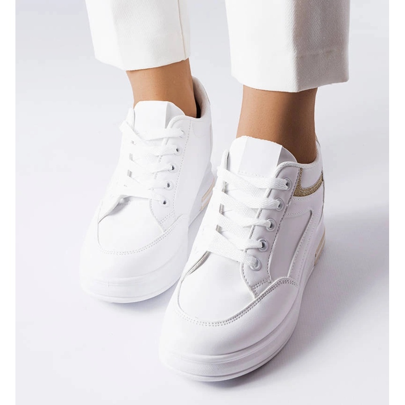 Tenisi albi cu inserții cu sclipici de la Bonevil 1 Tenisi albi cu inserții cu sclipici de la Bonevil 1