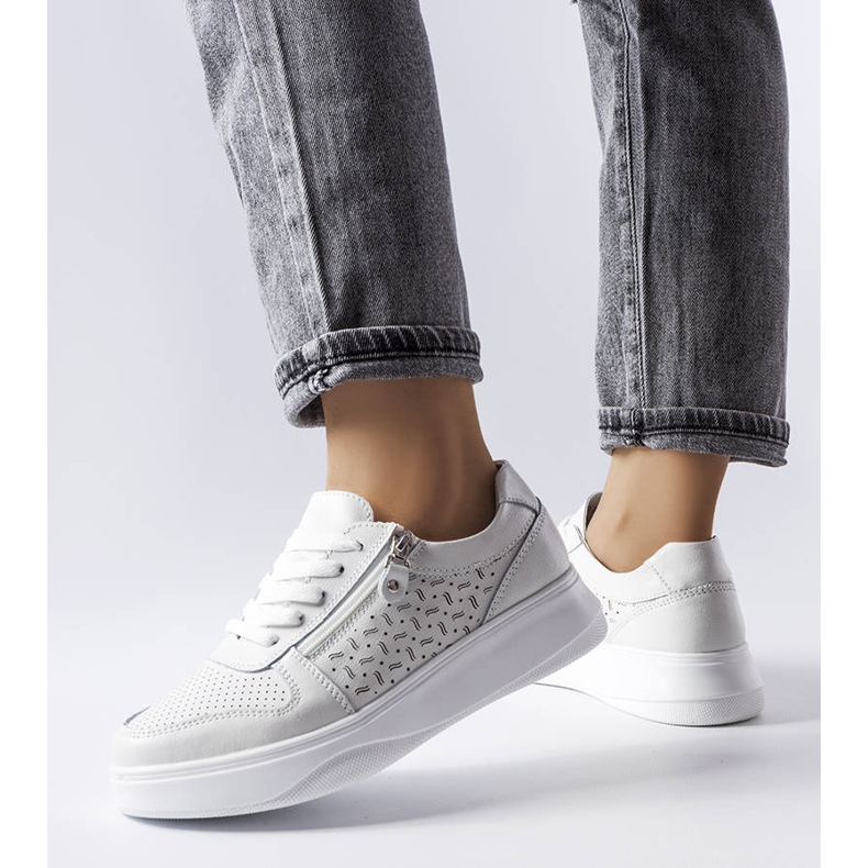 Pantofi albi din piele decorati cu fermoar Jezzi 1