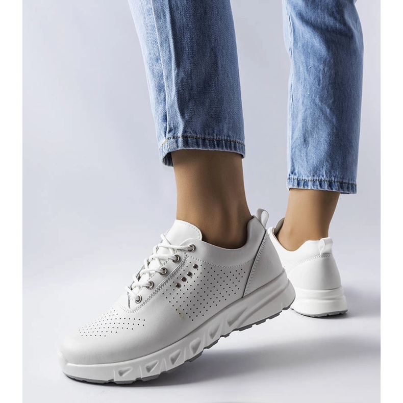 Evento Pantofi din piele ajurata alb Brodeur 1