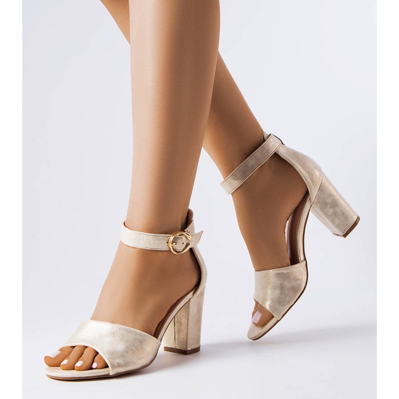 Sandale aurii pe post de aur 1