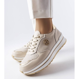 Pantofi bej din piele ajurata de la Talbot 1