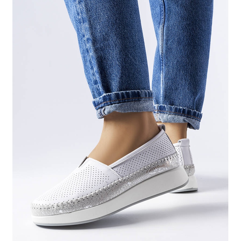 Pantofi gri ajurati de la Noruega 1 Pantofi gri ajurati de la Noruega 1