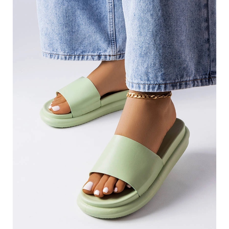 Papuci verzi pe platforma Paquette verde 1