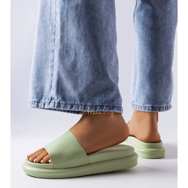Papuci verzi pe platforma Paquette verde 2