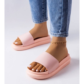 Papuci roz pe platforma Paquette 1