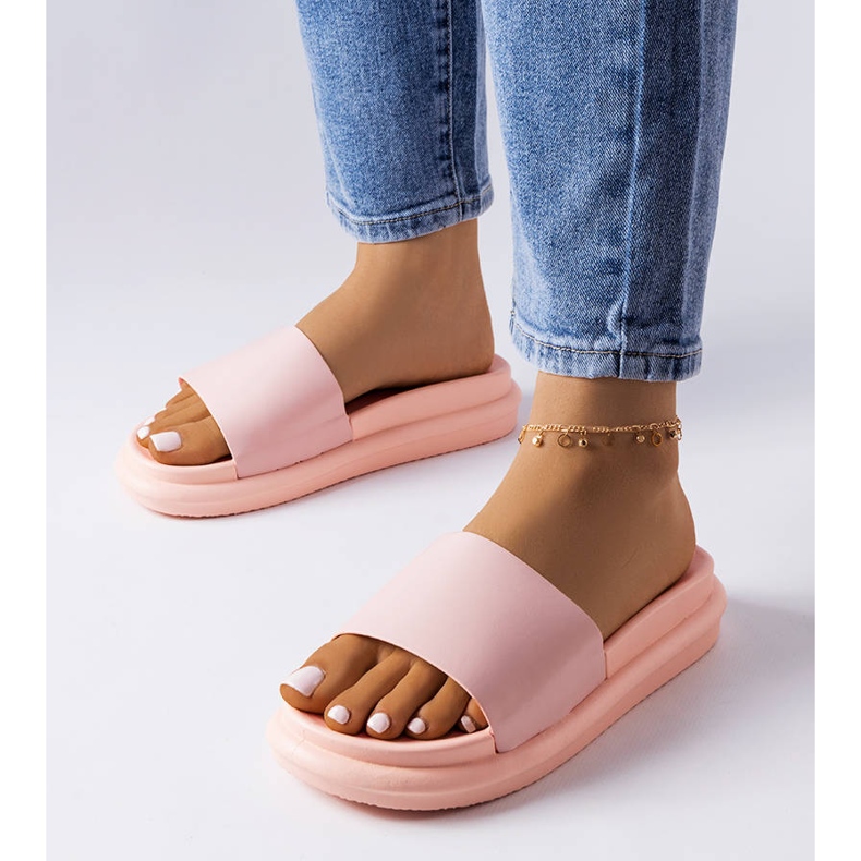 Papuci roz pe platforma Paquette 1