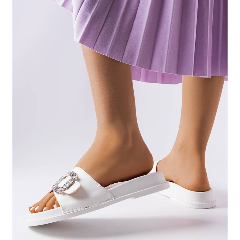 Glisoare albe decorate cu strasuri Griegsvei 1