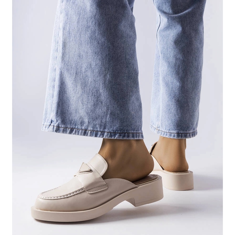 Sandale cu vârf închis Berkshire bej 1