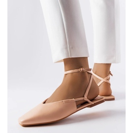 Sandale roz cu vârf închis 1