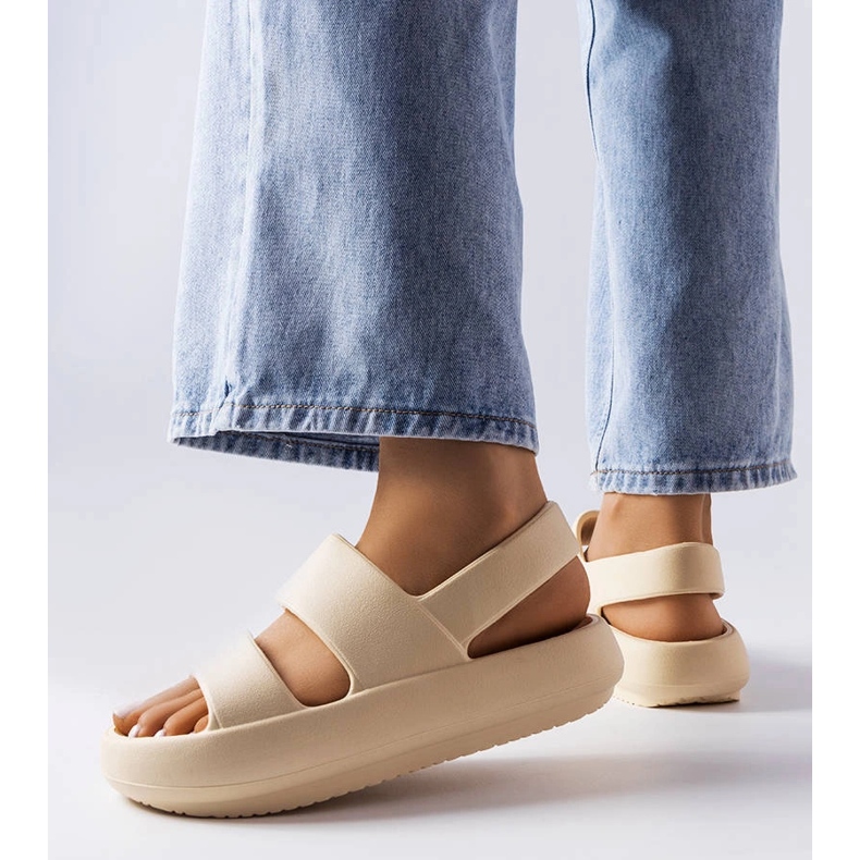 Sandale bej de la Émond 1