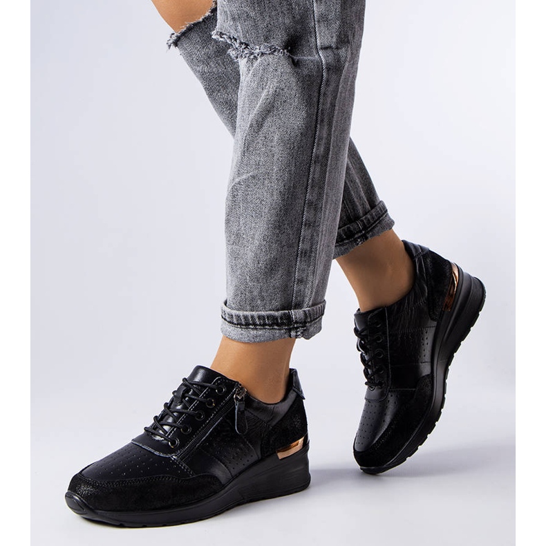 Pantofi Jazzar negru din piele ajurata 1