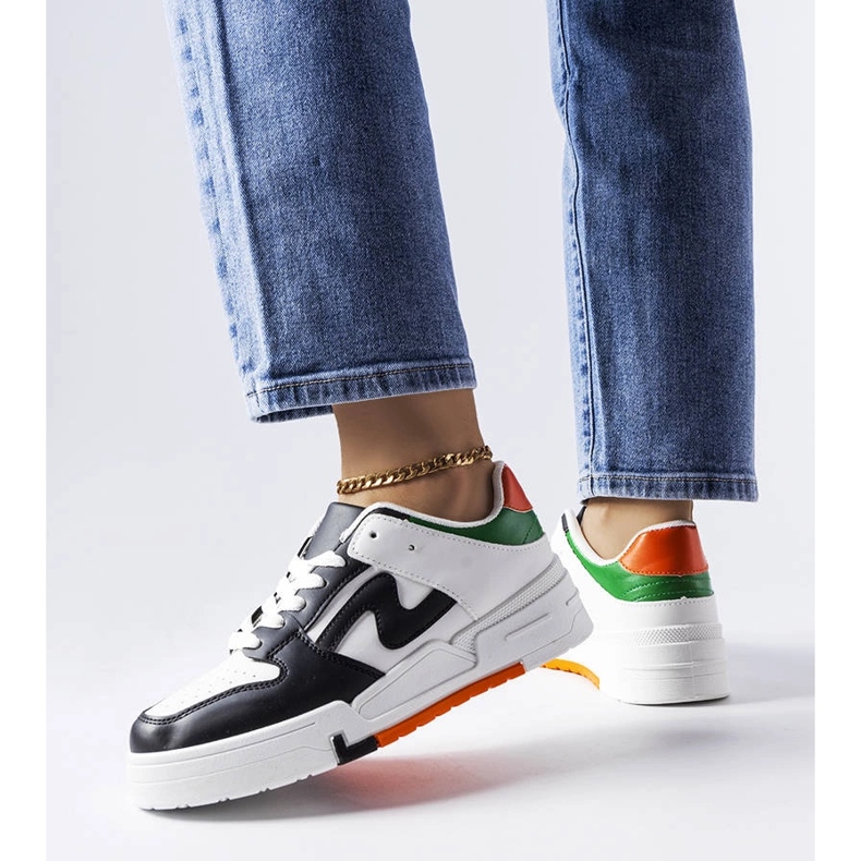 Cizme alb-negru cu talpa mai groasa de la Harter 1