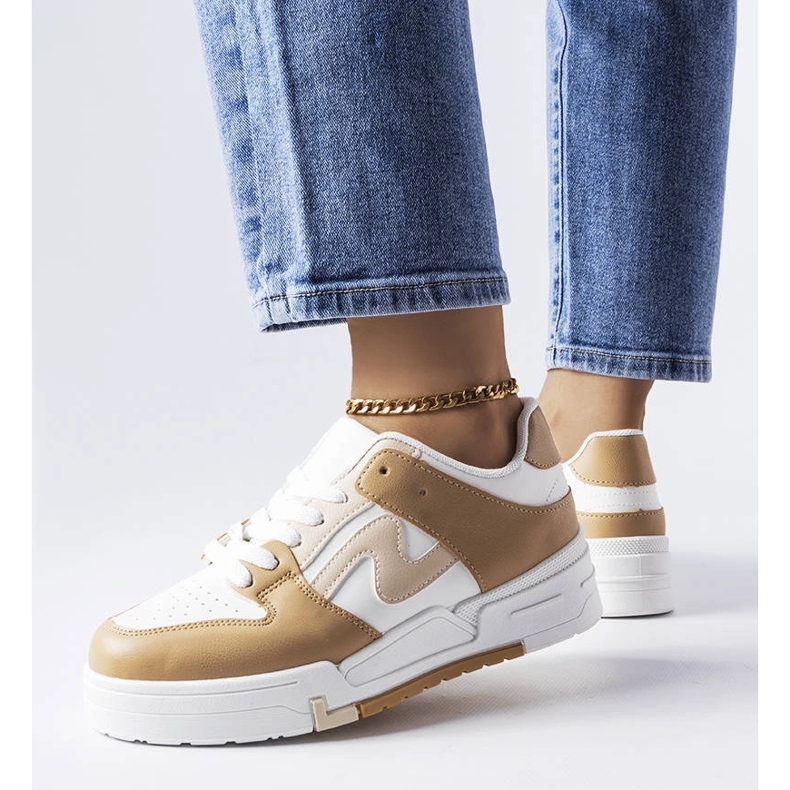 Cizme maro cu talpa mai groasa de la Harter bej 1