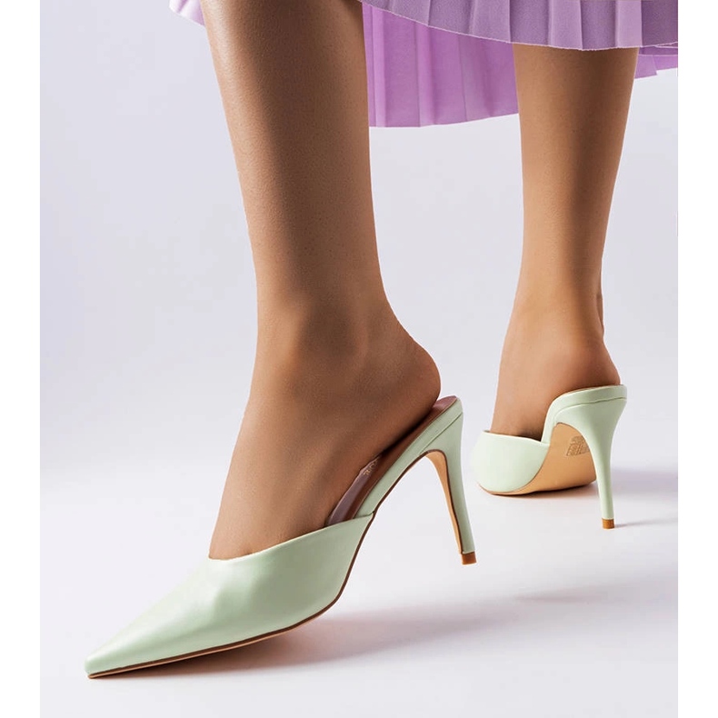 Glisoare verzi pe călcâiul Drainer verde 1