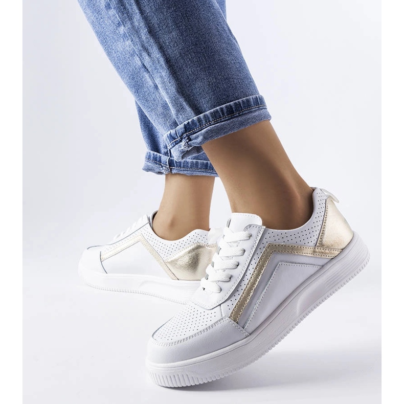 Pantofi alb din piele cu perforatii de la Gilles 1