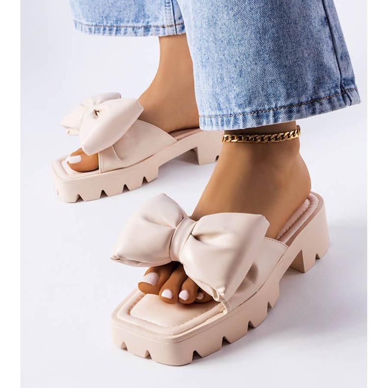 Tobogane bej pentru talpă de tractor de la Bossé 1