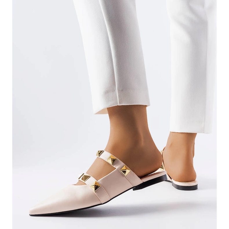 Sandale bej cu vârf ascuțit de la Ruckman 1