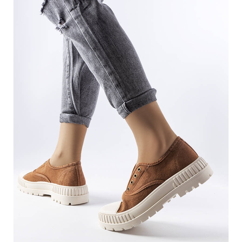 Adidași maro de la Walton 1