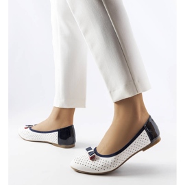 Balerini albi ajurati cu fundita Tisser 1